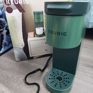 Keurig Single Cup Coffee Maker – Forest Green – Gently Used